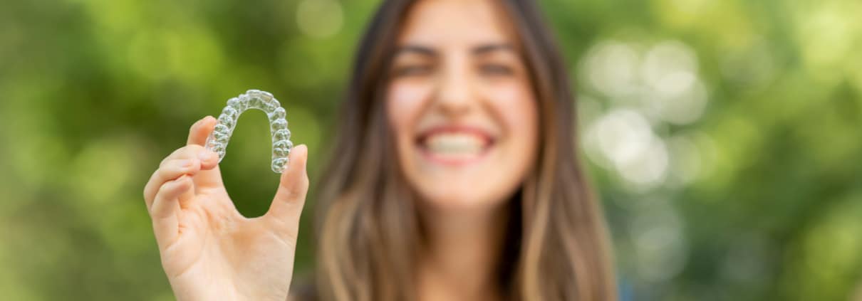 Invisalign in Tampa: How Clear Aligners Straighten Without the Hassle